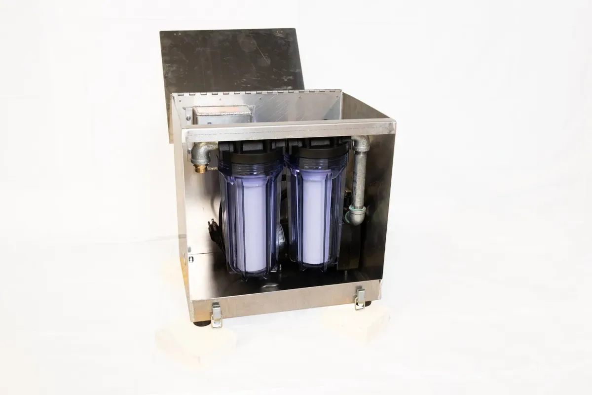 13107 NCF 2-STAGE WATER FILTRATION SYSTEM, ALUMINUM CABINET, RUST PROOF. #WP9115