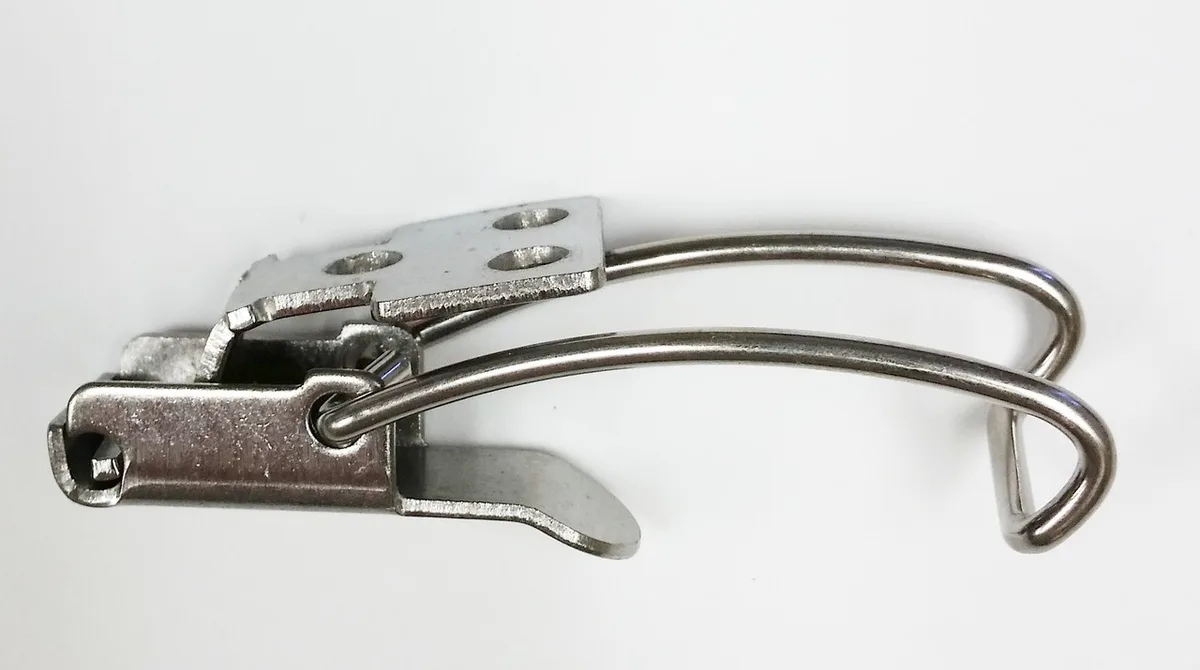 40032 LATCH FOR DRIEAZ HEPA 500 TAKES 4 PER MACHINE, SOLD BY EACH ITEM 108744